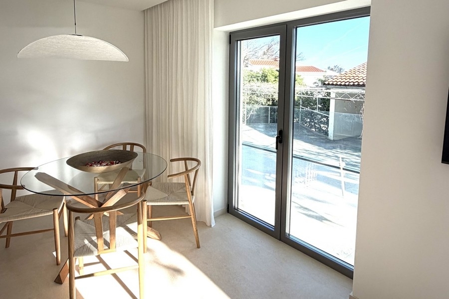 Seating area with access to the terrace