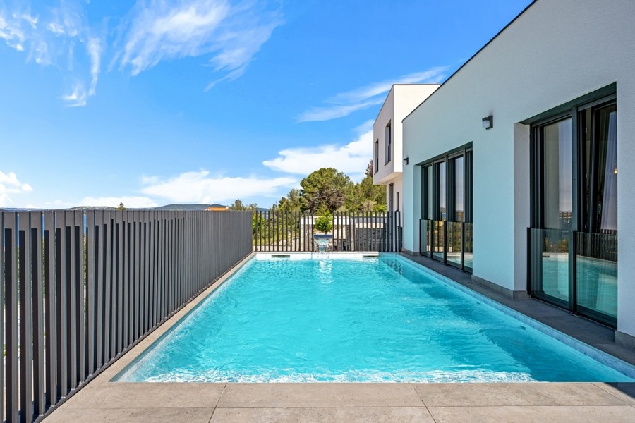 Modern villa with heated swimming pool and sea views in Croatia