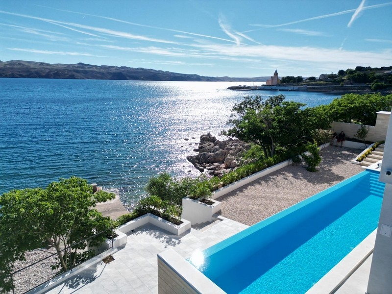 Pool terrace with sea views in Croatia