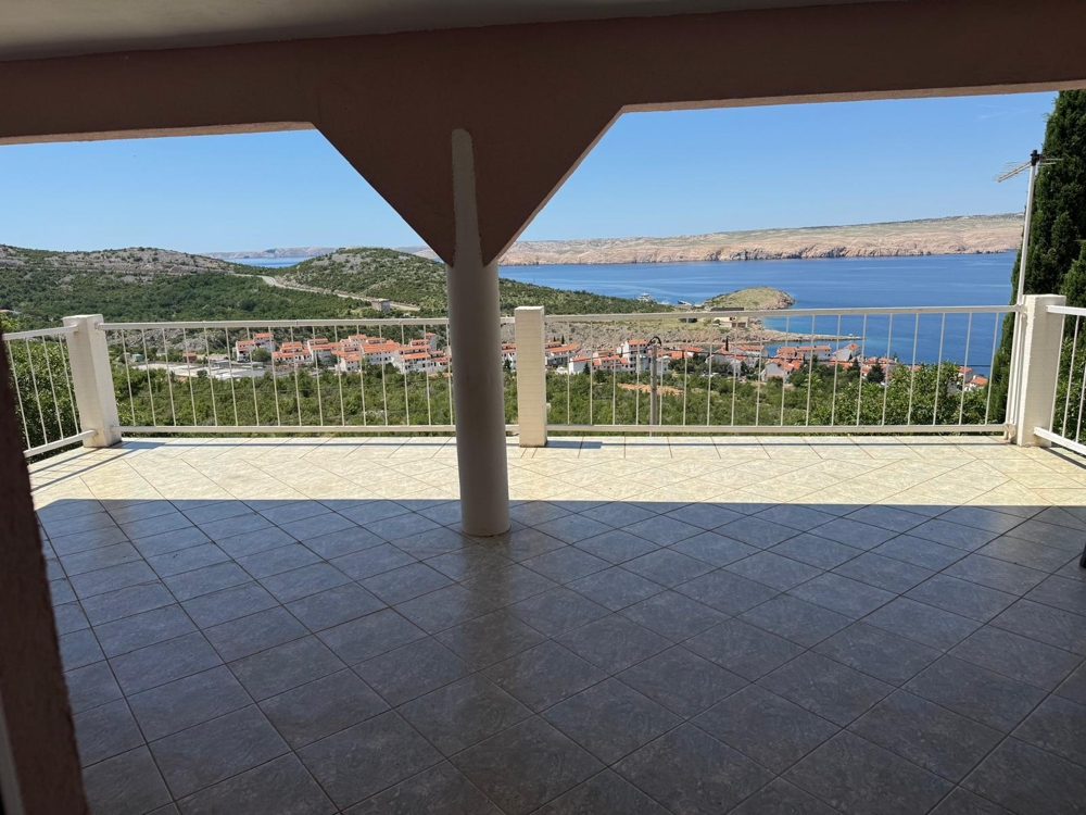 Covered terrace with sea views