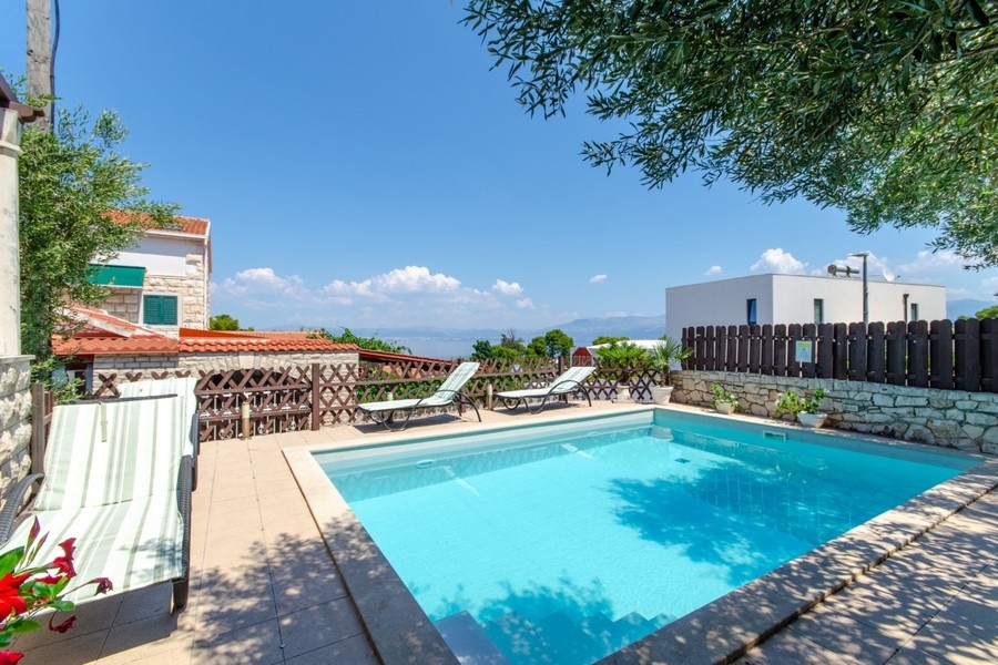 Swimming pool with sea view on Brac island