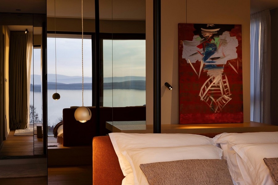 Bedroom with sea view