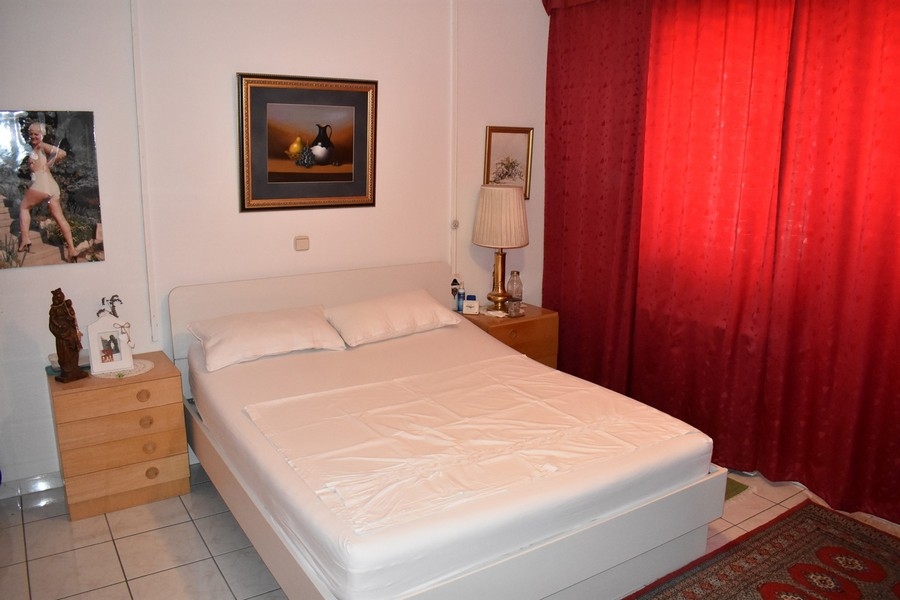 Bedroom with double bed
