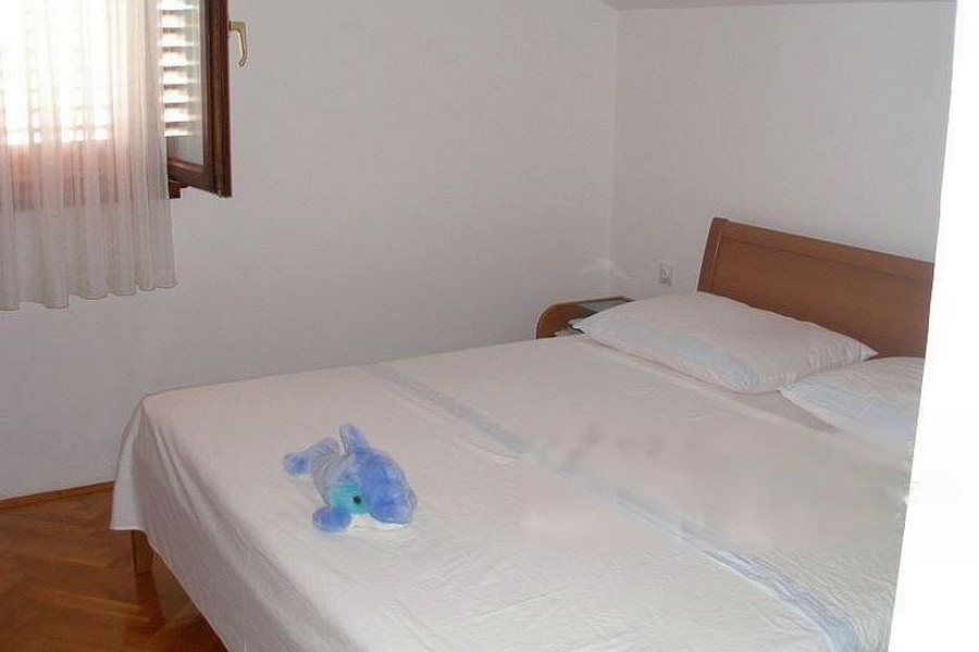 Bedroom with double bed