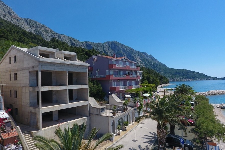 Apartment house in the first row to the sea in Makarska Croatia