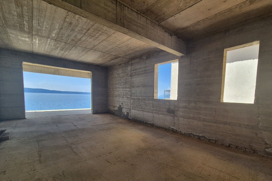 Interior in the shell with a view of the Adriatic