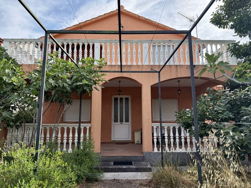 House with two residential units in Bilice Croatia