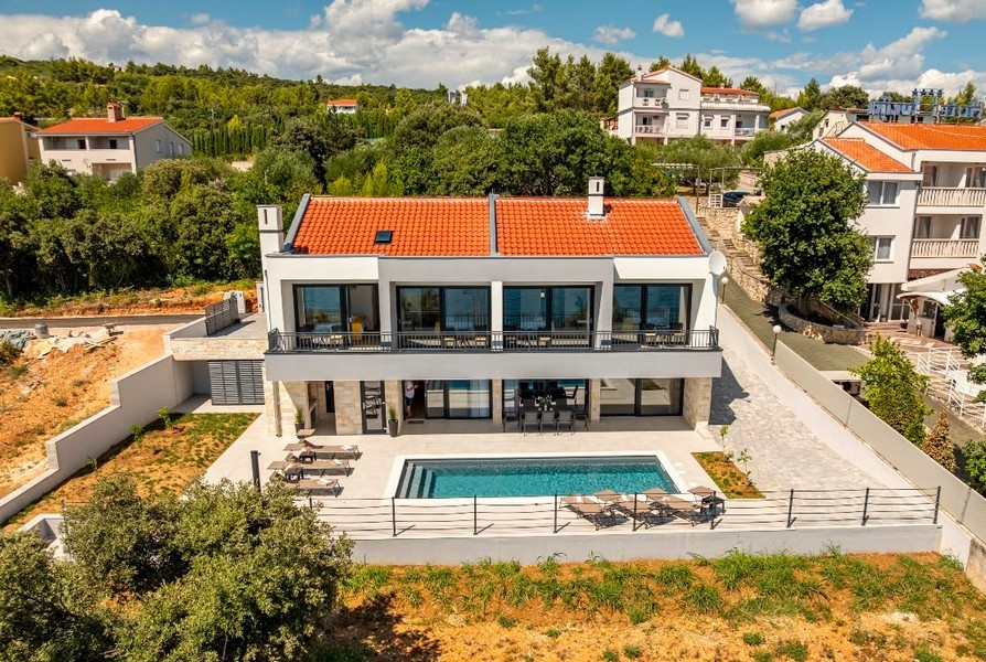 Luxury villa with pool near the sea in Croatia