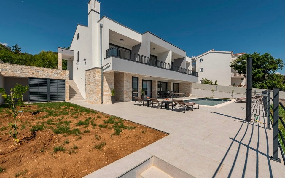 Exterior view of the villa with swimming pool