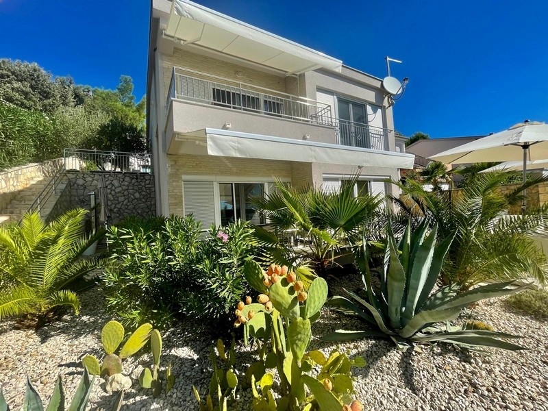 View of the house with garden and Mediterranean planting