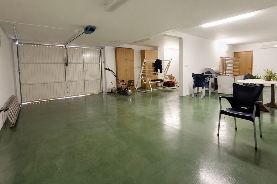 Garage with adjoining side room