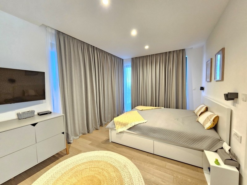 Bedroom with double bed