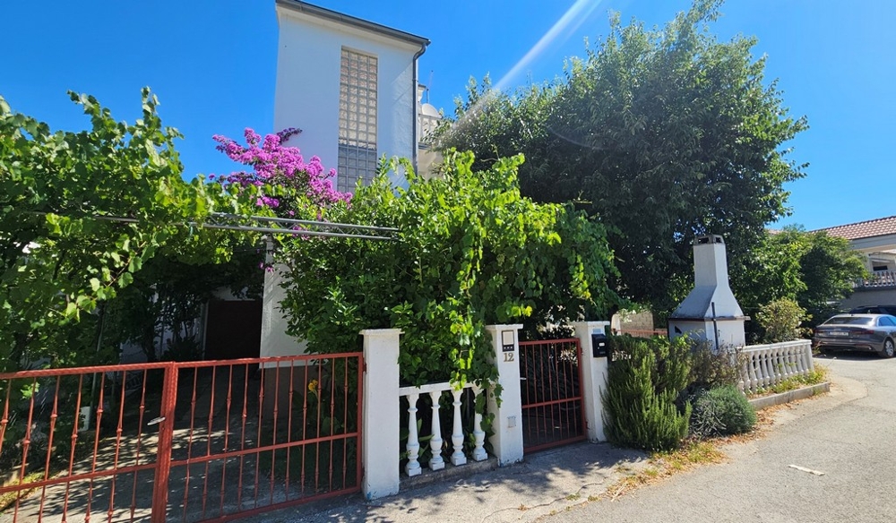 Property entrance with barbecue area, Croatia