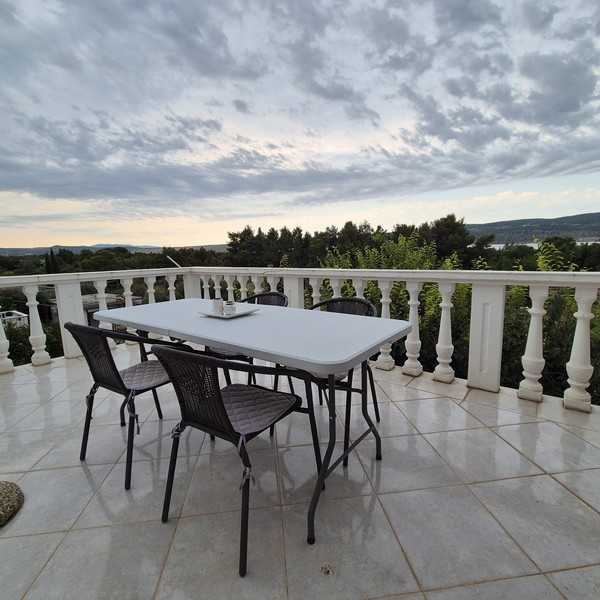 Terrace with sea views in the evening