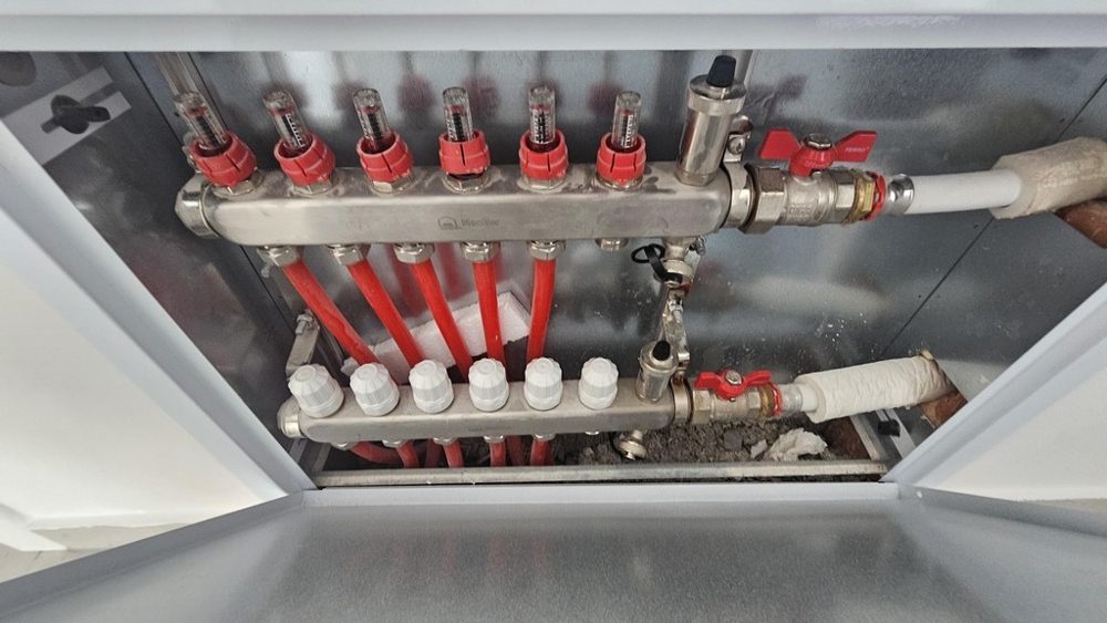 Underfloor heating distributor