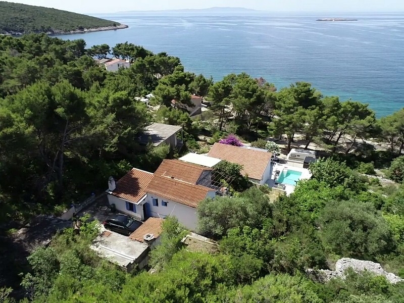 Plot with sea views over the bay of Sesula on Solta