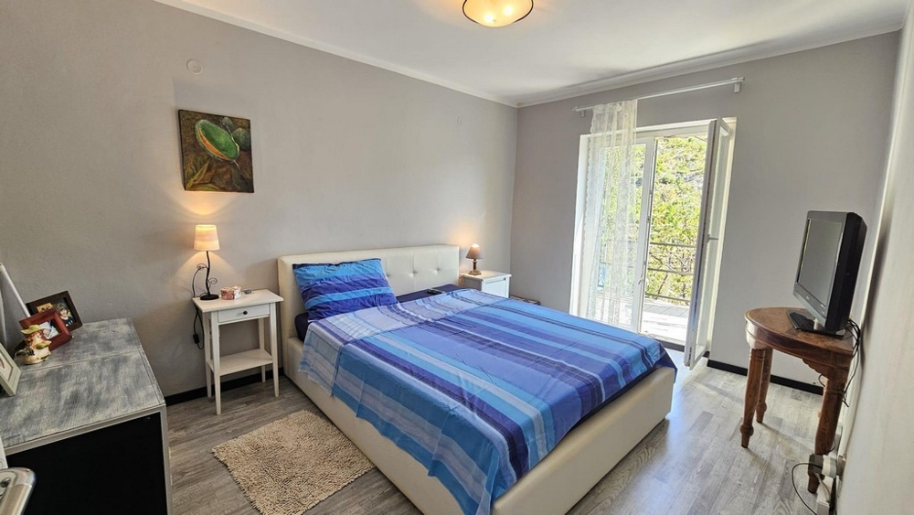 Bedroom with double bed