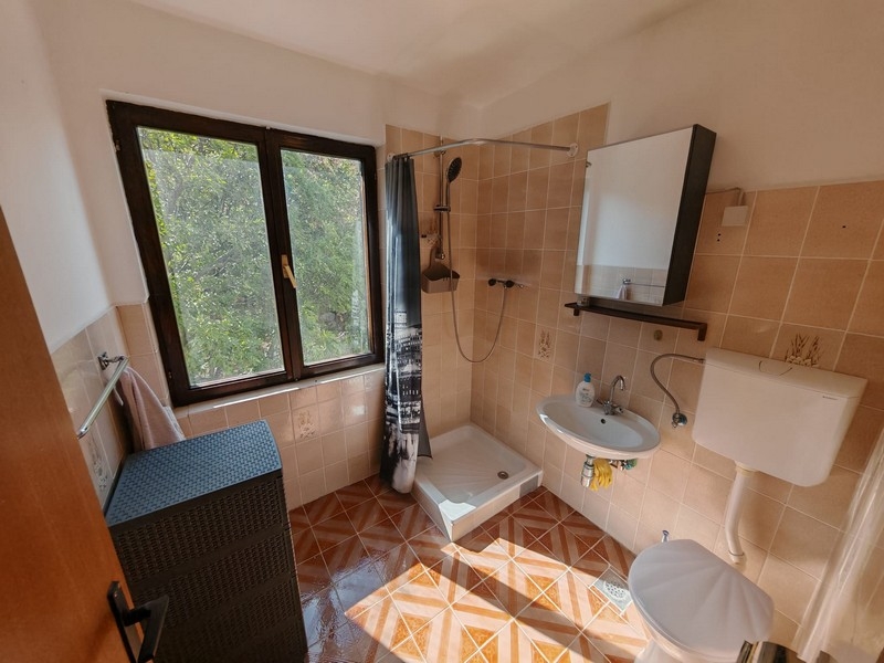 Bathroom with window, buy house in Klenovica H4091