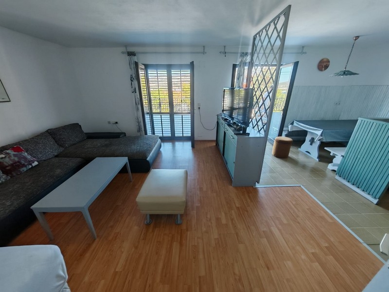 Living room with access to the terrace, house Klenovica H4091