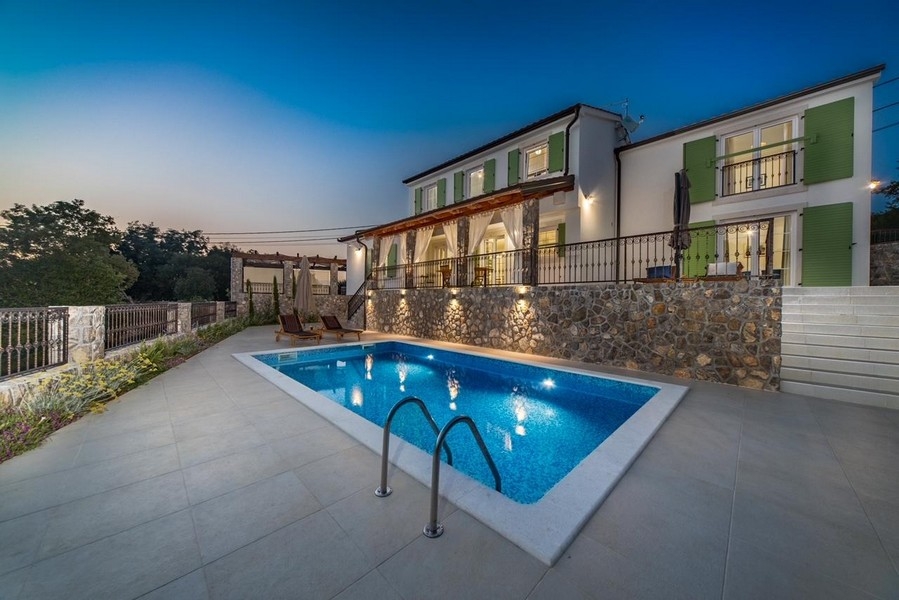 Buy stone house with swimming pool on Krk - H4092 Croatia.