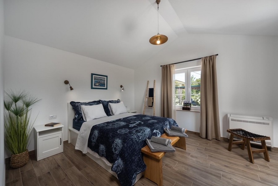 Second bedroom with double bed