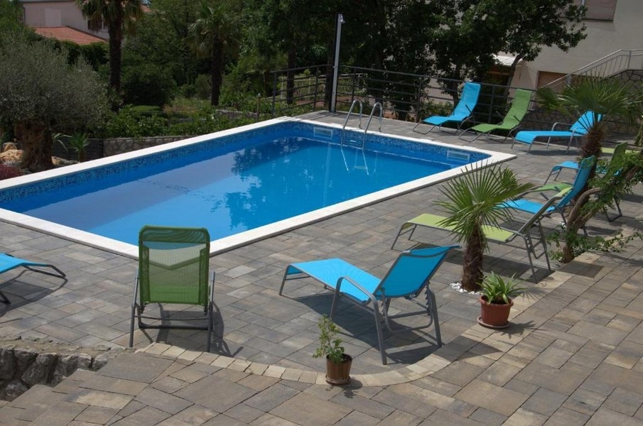 Swimming pool with 8.5 x 4 meters in Crikvenica