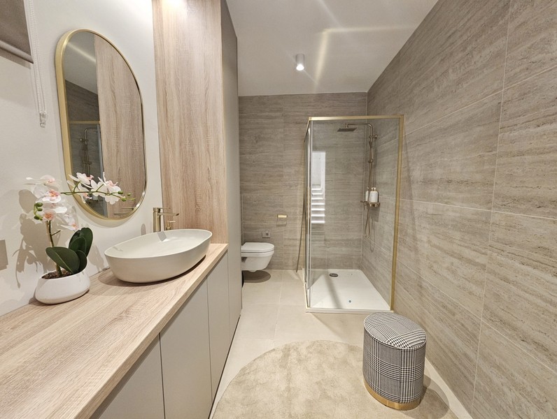 Modern bathroom with shower of the villa in Buje