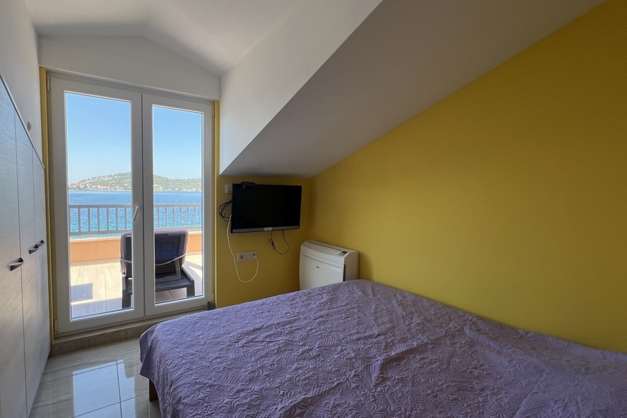 Bedroom with sea view in Croatia