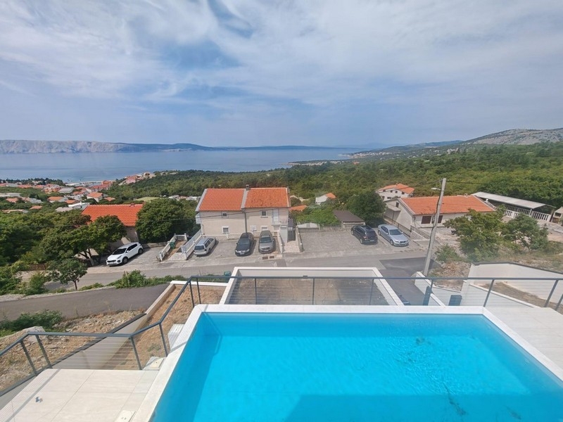 Buy a house in Croatia - Villa with pool and sea view in Klenovica