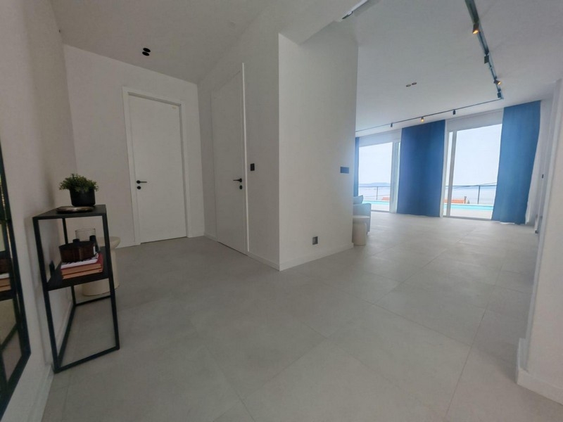 Bright hallway with a view of the terrace