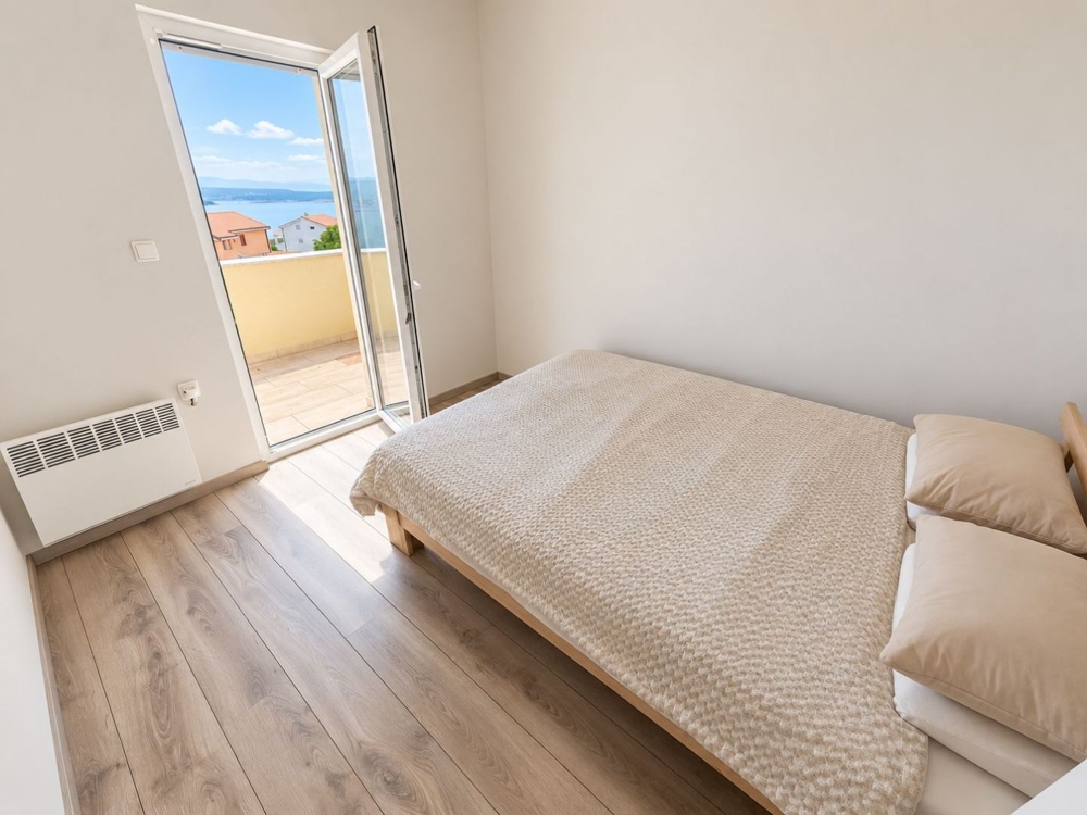 Bedroom with access to the terrace
