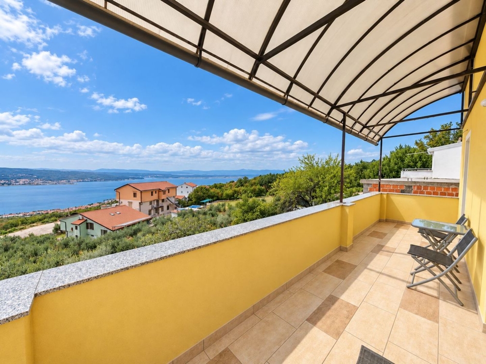 Covered terrace with sea views
