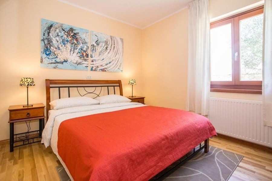 Bedroom with double bed