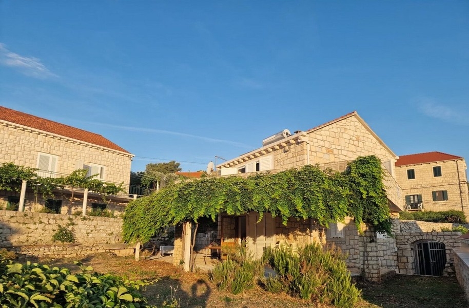 Stone house with sea views in Lumbarda, Korcula island