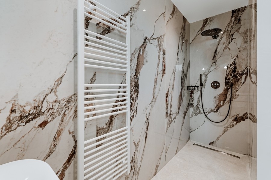 Walk-in shower in the bathroom