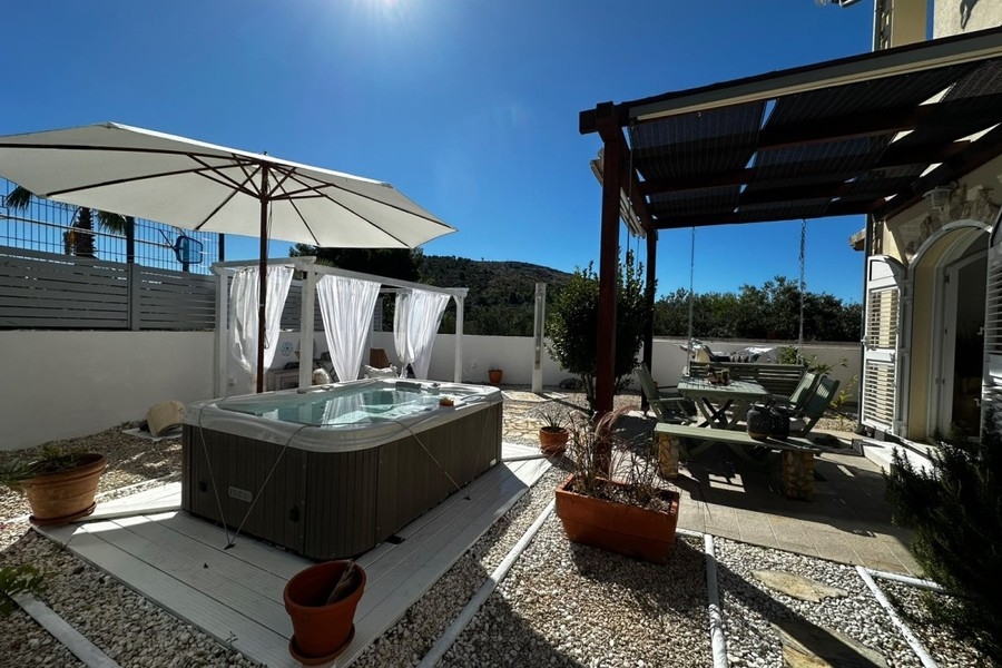 Outdoor hot tub