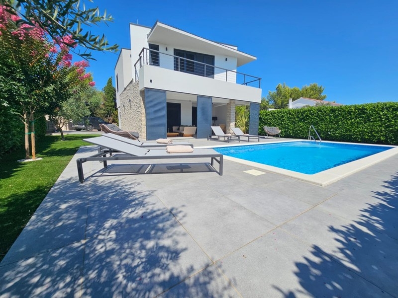 Villa with pool and sea views in Muline, Ugljan island