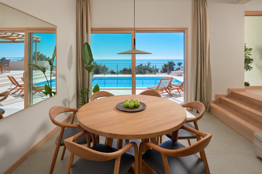 Dining room with round wooden table