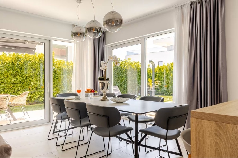 Dining table with a view of the garden