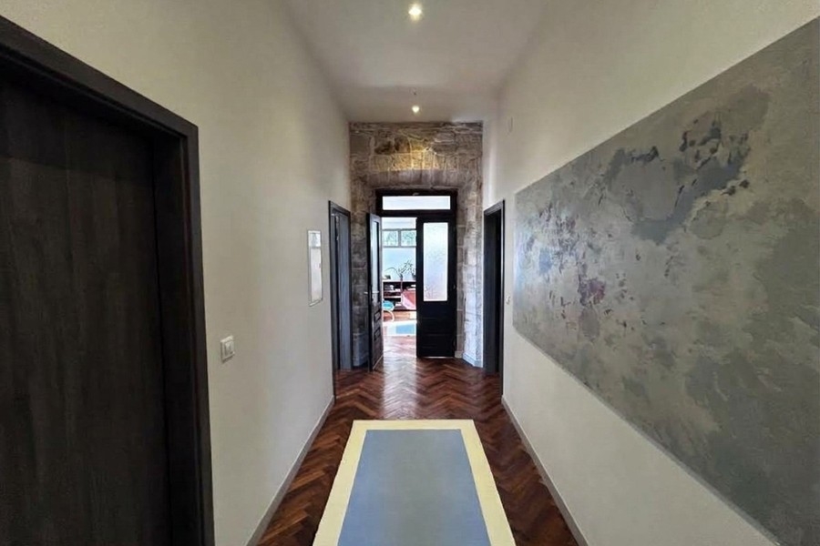 Hallway with parquet