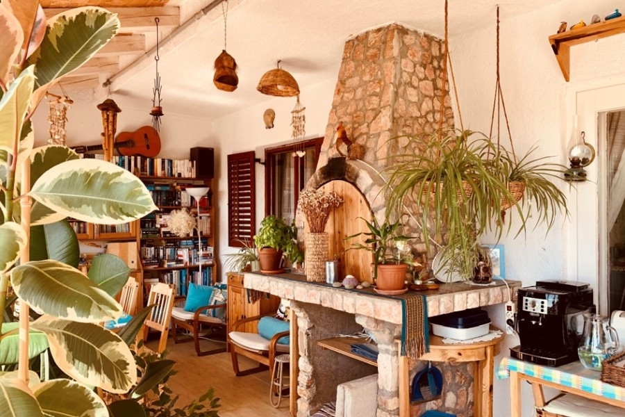 Boho-style kitchen with dining area