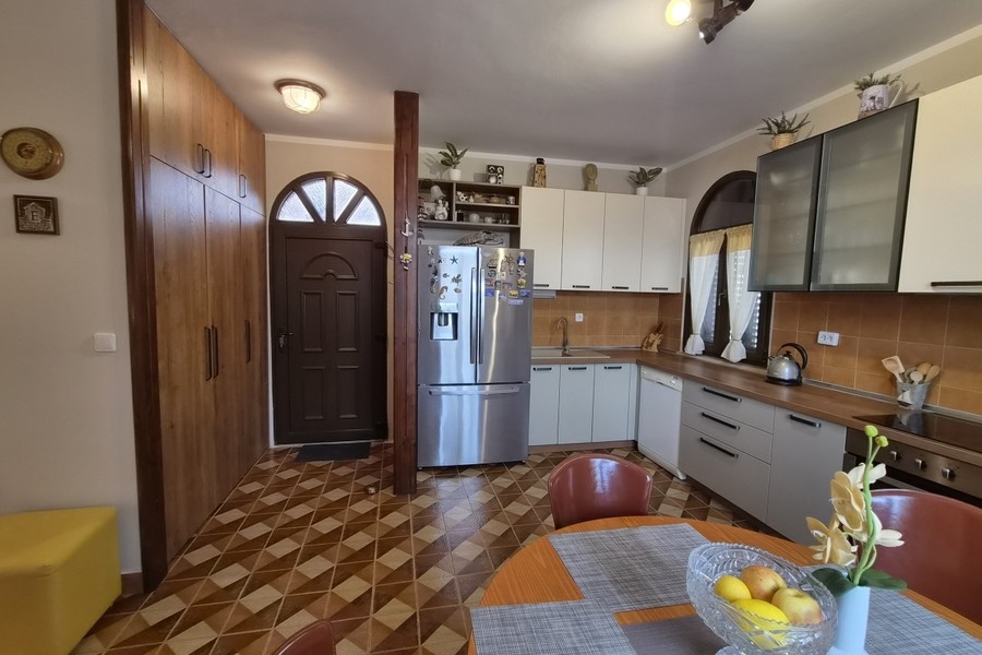 Kitchen with dining table