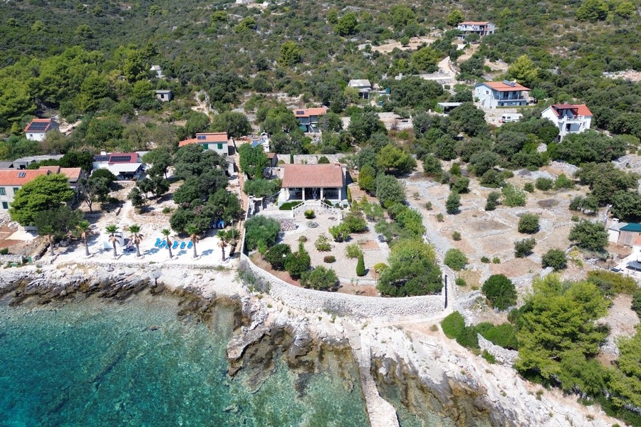Property with two villas by the sea, Drvenik Island