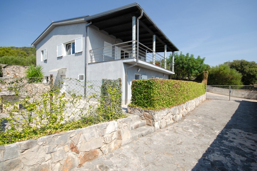 Second villa with covered terrace on the upper floor