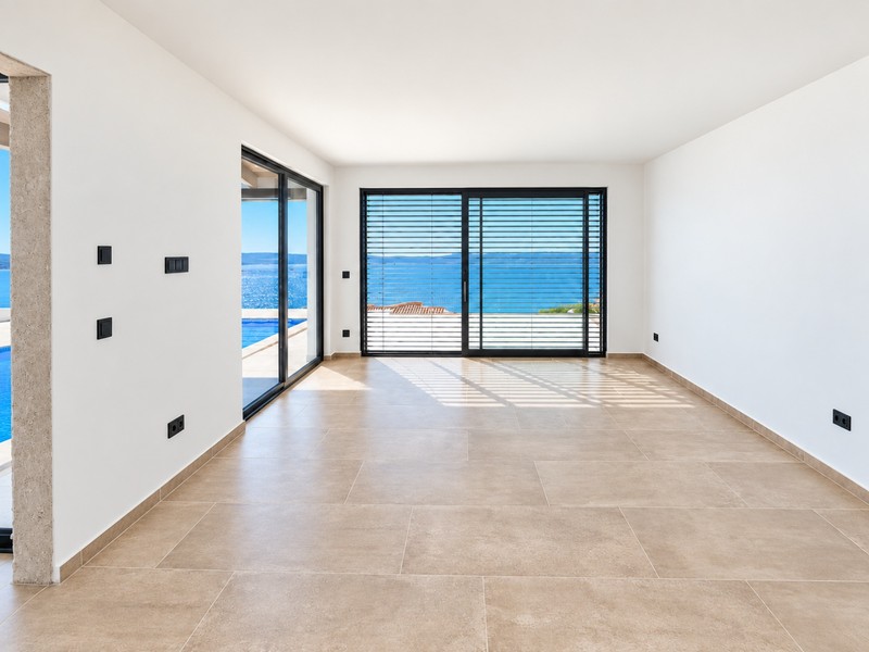 Bedroom with sea view
