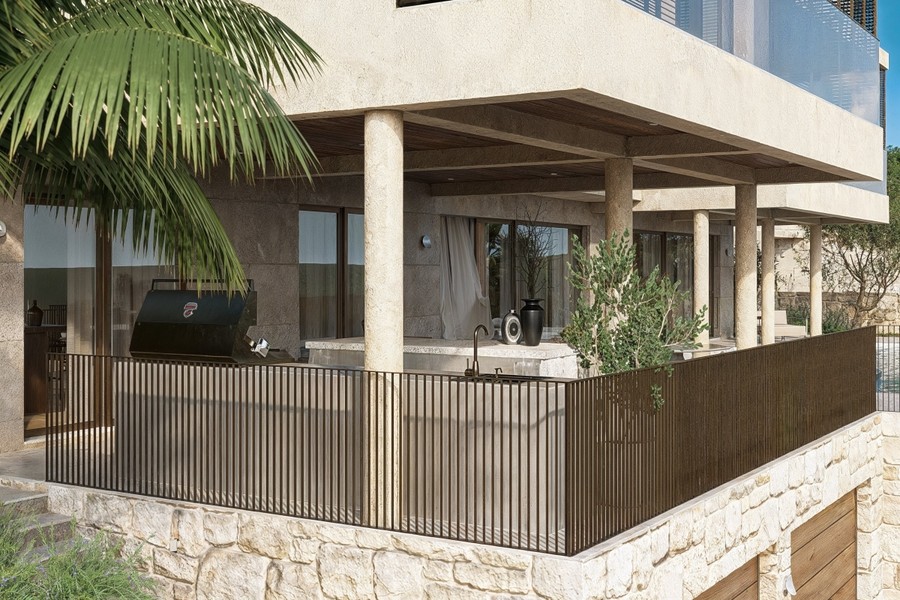 Terrace with balustrade above the garden
