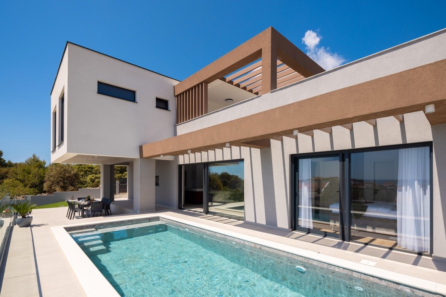 Villa with pool and terrace
