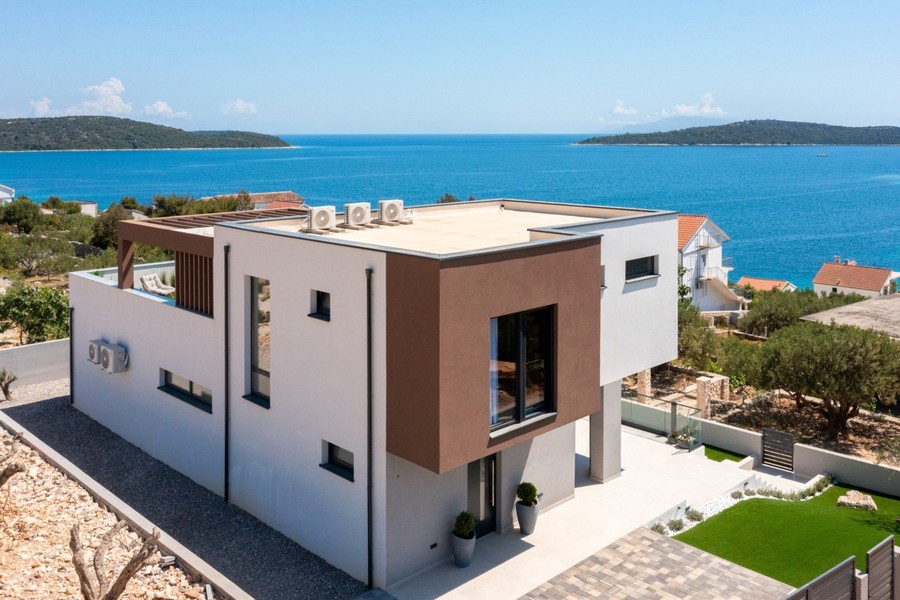 Villa with sea view in Rogoznica