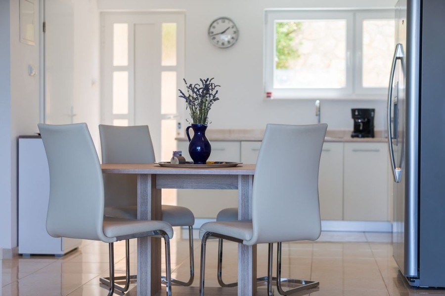 Dining area in front of the kitchen unit