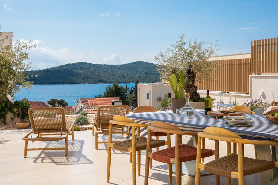 Modern villa with pool and sea view in Primosten